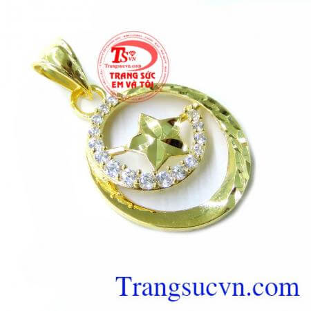 Mặt Dây Nữ Quyến Rũ, mặt dây chuyền vàng tây, mặt dây nữ đẹp. Mặt Dây Nữ Quyến Rũ dễ kết hợp cùng nhiều kiểu dây chuyền vàng.