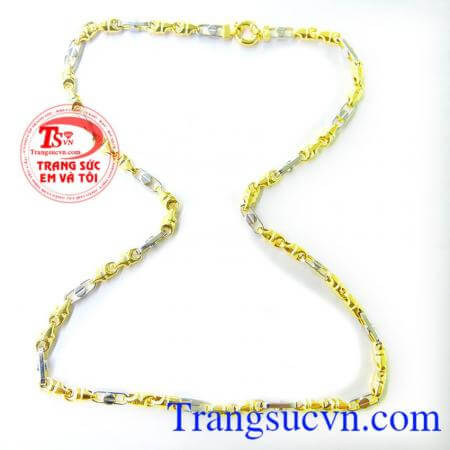 Với thiết kế tinh xảo nhìn bắt mắt chắc chắn sẽ mang lại cho bạn nam vẻ trẻ trung và năng động