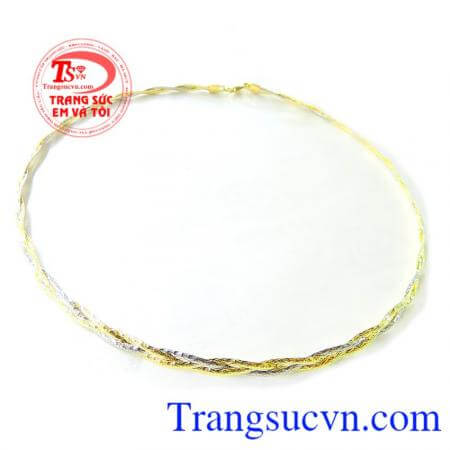Chiếc kiềng vàng toát lên vẻ đẹp kiêu sa và nét quyến rũ khó cưỡng lại là món quà tuyệt vời dành cho phái nữ. Kiềng nữ ý thời trang