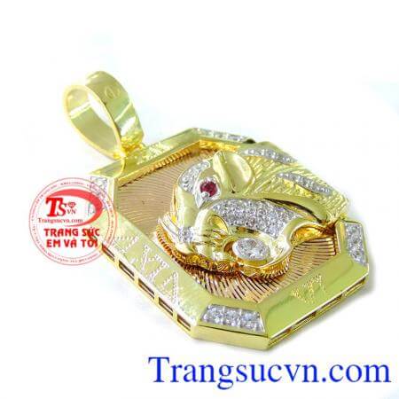 Mặt dây chuyền vàng tây nam uy lực kết hợp cùng với dây chuyền vàng tạo thành bộ trang sức nam tuyệt vời