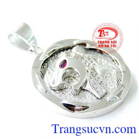 Mặt nam báo vàng trắng cho phái mạnh kết hợp đeo cùng dây chuyền vàng sẵn sang dạo phố nổi bật