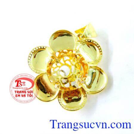 Mặt dây chuyền bảo hành 6 tháng, thu mua lại với thời hạn vĩnh viễn. Mặt dây nữ hoa vàng tinh xảo