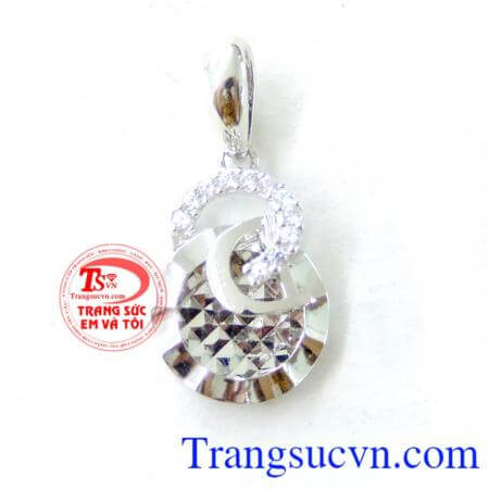 Bán Mặt nữ chữ D vàng trắng xinh chất lượng cao.