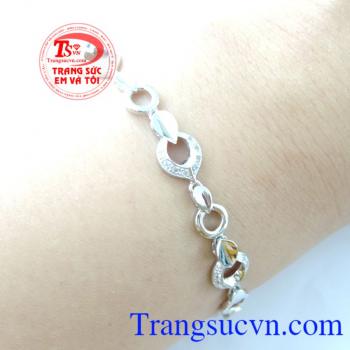 Sản phẩm uy tín chất lượng được bán trên toàn quốc. Lắc vàng trắng 10k nữ