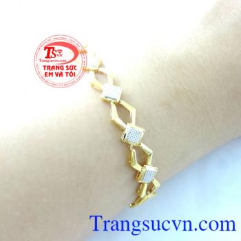 Chiếc lắc tay hình thoi cho nữ đẹp, lắc tay vàng tây nữ, lắc tay nữ đeo đẹp.