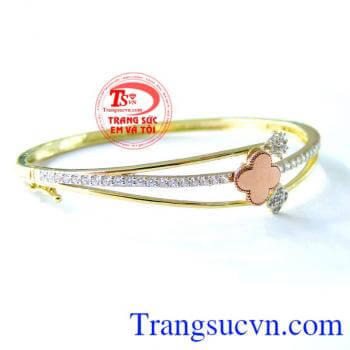 Bán Vòng tay nữ cánh hoa dịu dàng chất lượng cao. 