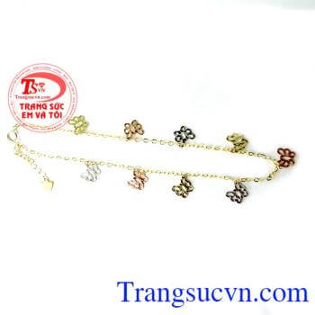 chiếc Lắc hoa vàng tình yêu dành cho nữ đeo,