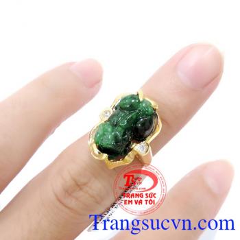 Nhẫn vàng màu tinh tế gắn tỳ hưu đá thiên nhiên, mang lại may mắn và hộ mệnh, Nhẫn nữ vàng tây dành cho phái đẹp