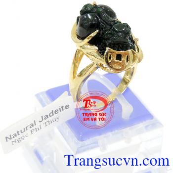 Đeo Nhẫn tỳ hưu tài lộc nhưng cách tốt nhất là nên đeo nhẫn tỳ hưu ở ngón giữa