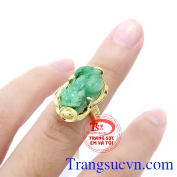 Nhẫn tỳ hưu ngón giữa đeo nhẫn tỳ hưu quay hướng ra ngoài,Chiếc Nhẫn tỳ hưu ngón giữa mang lại may mắn và công danh,đảm bảo chất lượng