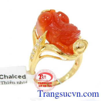 Nhẫn tỳ hưu đỏ vận may cho người sử dụng thiện tâm,nhẫn tỳ hưu có giấy kiểm định đá quý kèm theo,chiếc nhẫn tỳ hưu bọc vàng đỏ,Chiếc Nhẫn tỳ hưu đỏ vận may bảo hành 1 năm.