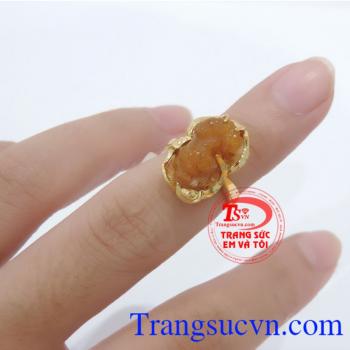 Nhẫn vàng tỳ hưu thạch anh tóc thiên nhiên có Giấy kiểm định Đá Quý và Vàng kèm theo Nhẫn vàng tỳ hưu thạch anh tóc, mang năng lượng tốt cho người đeo,chiếc Nhẫn vàng tỳ hưu thạch anh tóc.