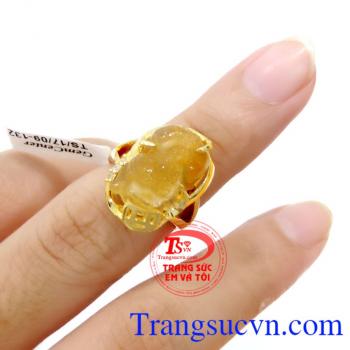 Nhẫn nữ thạch anh tóc vàng đẹp tinh tế,có giấy kiểm định đá quý và vàng,bảo hành Nhẫn nữ thạch anh tóc vàng đẹp,giao Nhẫn nữ thạch anh tóc vàng đẹp toàn.