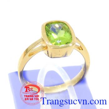 Nhẫn Peridot vàng nữ tinh tế và sang trọng dành cho phái mạnh Hợp với người mệnh Hỏa,Nhẫn nữ vàng tây