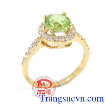 Nhẫn peridot đẹp nữ