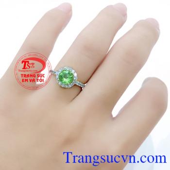 Chiếc Nhẫn peridot đẹp nữ chất lượng đảm bảo uy tín tinh tế đẳng cấp và quý phái