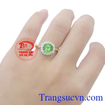 Chiếc nhẫn nữ Đá Peridot thông thái chất lượng đảm bảo uy tín,Có Giấy kiểm định đá quý kèm theo Nhẫn nữ Đá Peridot thông thái giao toàn quốc, bảo hành 1 năm,Nhẫn nữ Đá Peridot thông thái.