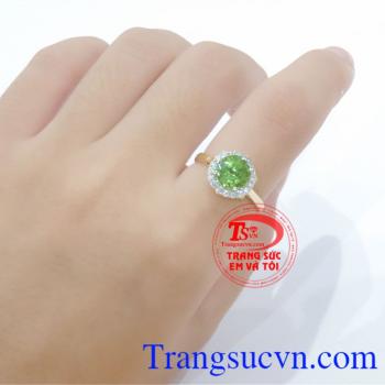 Chiếc nhẫn nữ Đá Peridot thông thái chất lượng đảm bảo uy tín,Có Giấy kiểm định đá quý kèm theo Nhẫn nữ Đá Peridot thông thái giao toàn quốc, bảo hành 1 năm,Nhẫn nữ Đá Peridot thông thái.