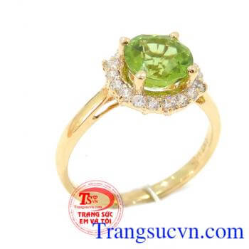 Chiếc nhẫn nữ Đá Peridot thông thái chất lượng đảm bảo uy tín,Có Giấy kiểm định đá quý kèm theo Nhẫn nữ Đá Peridot thông thái giao toàn quốc, bảo hành 1 năm,Nhẫn nữ Đá Peridot thông thái.