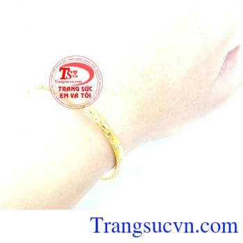 Giao toàn quốc thanh toán an toàn. Chiếc vòng tay nữ vàng