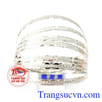 Bộ Vòng tuần vàng trắng Bộ vòng tuần vàng dành cho nữ.