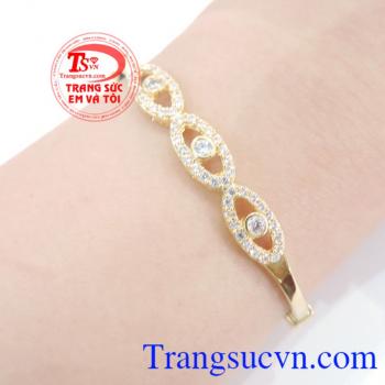 Vòng nữ vàng 750 Tình yêu bảo hành chu đáo, thanh toán an toàn.