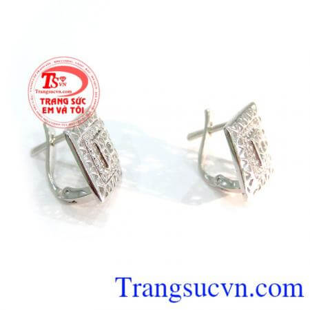 Hoa tai 18k nhập khẩu đảm bảo chất lượng uy tín.