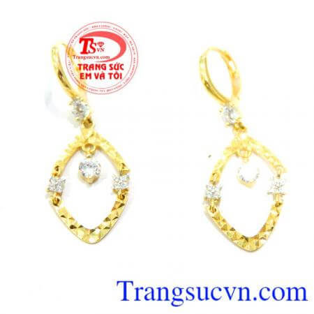 Hoa tai vàng Ý nữ dành cho nữ đeo tay.