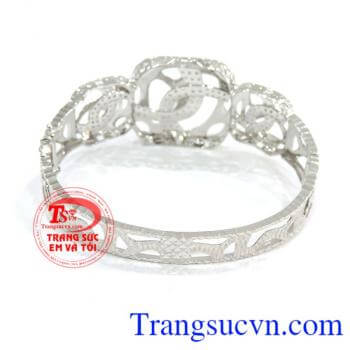 Vòng tay nữ 18k nhập chất lượng vàng trắng sáng, bóng, đeo bền đẹp.