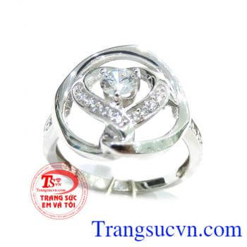 Chiếc Nhẫn vàng trắng nữ 18k nhập khẩu nguyên chiếc chất lượng đảm bảo uy tín, khách hàng ưa chuộng và bình chọn nhiều năm