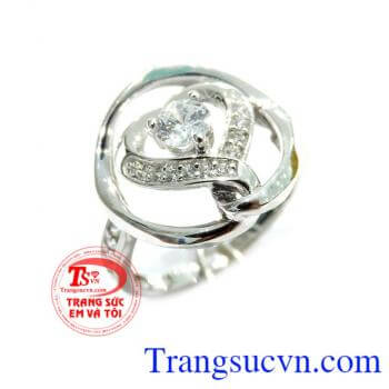 Chiếc Nhẫn vàng trắng nữ 18k nhập khẩu nguyên chiếc chất lượng đảm bảo uy tín, khách hàng ưa chuộng và bình chọn nhiều năm