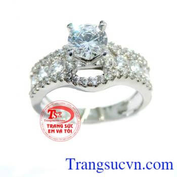 Chiếc nhẫn vàng hàng hiệu nhập khẩu ITaly, vàng trắng 18k 750 đeo tay cho nữ đeo tay,Chiếc nhẫn vàng hàng hiệu bảo hành 1 năm thanh toán an toàn,khách hàng ưa chuộng,Chiếc nhẫn vàng hàng hiệu bảo hành 1 năm