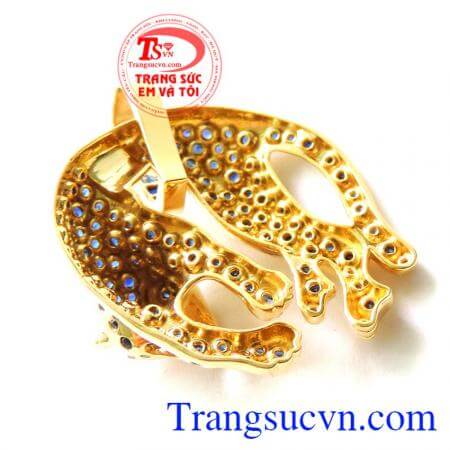 Mặt Vàng báo sapphire chế tác trên máy công nghệ 3D sắc nét
