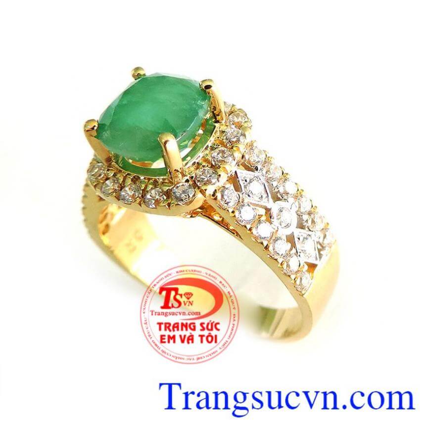 Nhẫn vàng ngọc lục bảo
