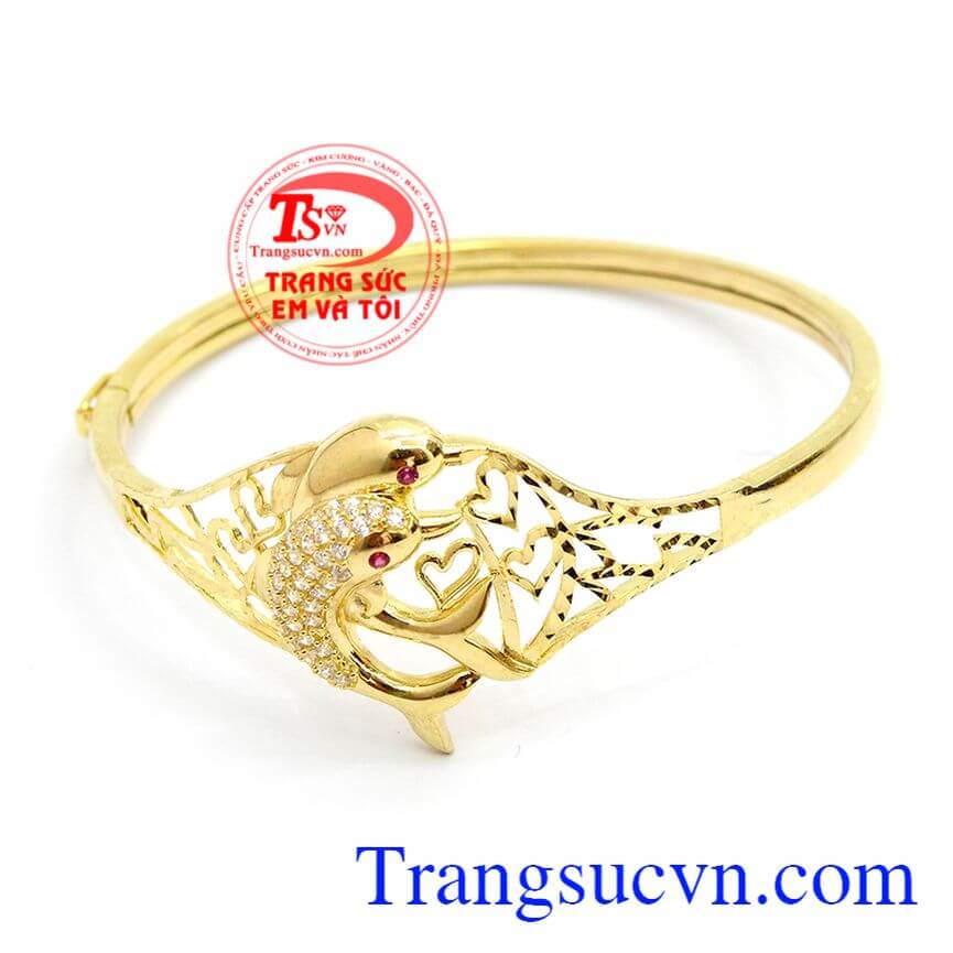 Vòng tay cá heo thời trang vàng 10k là món quà tặng ý nghĩa cho bạn gái dịp sinh nhật. 
