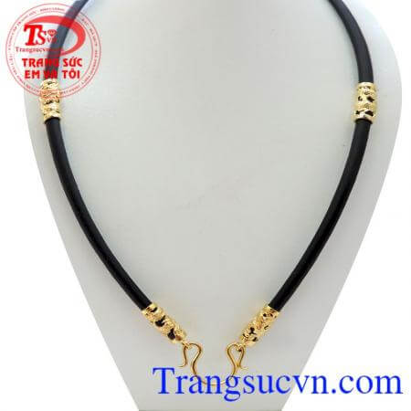 Dây cao su vàng 18k tinh tế và đẳng cấp dành cho nam đeo cùng mặt đá
