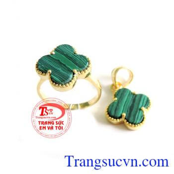 Nhẫn nữ cỏ bốn lá mênh hỏa vàng 10k chất lượng đảm bảo,Nhẫn nữ cỏ bốn lá mênh hỏa bảo hành 12 tháng,Nhẫn nữ cỏ bốn lá mênh hỏa.