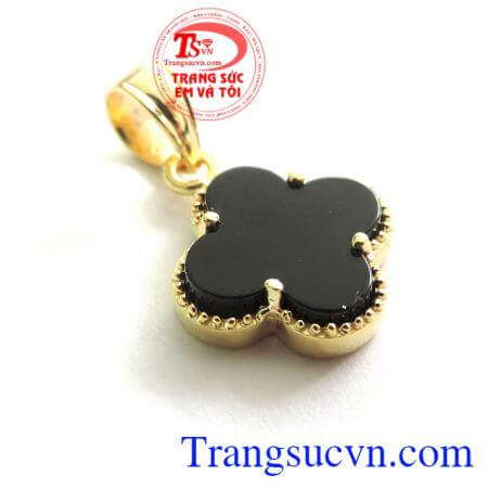 Mặt vàng cỏ bốn lá
