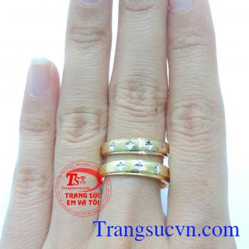 Nhẫn cưới lứa đôi hạnh phúc