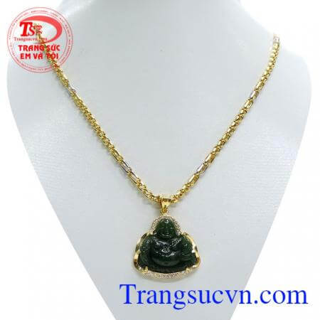 Dây chuyền nam vàng màu được điểm xuyết bằng vàng trắng khiến cho sản phẩm thêm bắt mắt và ấn tượng hơn