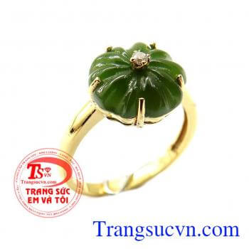 Nhẫn ngọc bích cỏ bốn lá may mắn mang lại may mắn cho người đeo, Nhẫn ngọc bích chất lượng cao dành cho nữ đẹp sang trọng