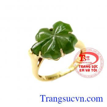 Nhẫn cỏ 4 lá thiết kế tính tế,tỉ mỉ,gắn đá phong thủy tự nhiên mang lại may mắn,tiền tài,hạnh phúc cho người đeo