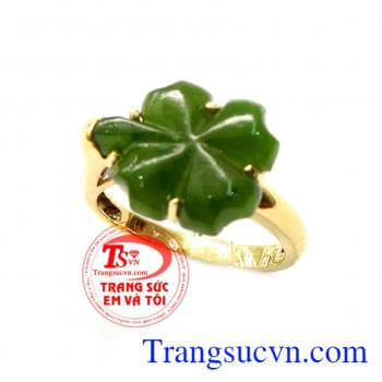 Nhẫn cỏ 4 lá thiết kế tính tế,tỉ mỉ,gắn đá phong thủy tự nhiên mang lại may mắn,tiền tài,hạnh phúc cho người đeo