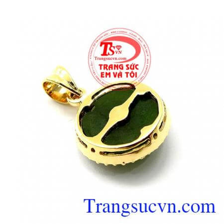 Mặt dây chuyền ngọc bọc vàng phong thủy
