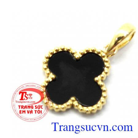 được thiết kế tinh xảo tỉ mỉ,khéo léo,là biểu tượng của tình yêu,may mắn,
