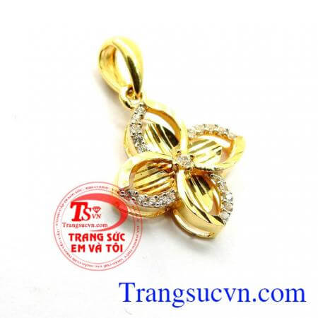 Cỏ may mắn được người đời xem là thứ mang lại may mắn tình yêu và hạnh phúc,