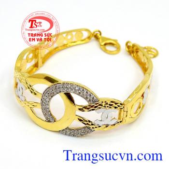 Lắc vàng nữ đẹp phong cách,đường nét tinh tế,sắc xảo.