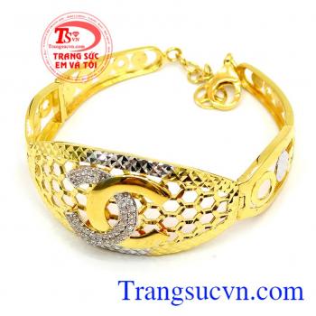 Là món quà tình yêu vĩnh cửu. Lắc vàng nữ Chanel