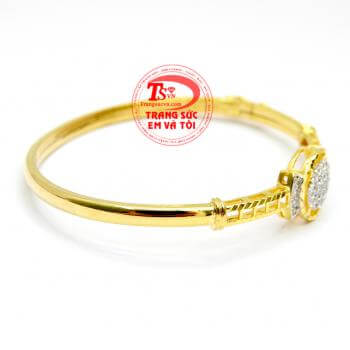 Vòng tay đính đá đẹp cho nữ chất lượng cao đảm bảo uy tín.