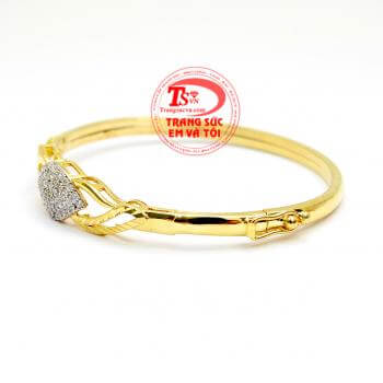 Vòng vàng tây hình chiếc lá cho phái đẹp chất lượng đảm bảo mẫu mã đẹp hợp thời trang. 
